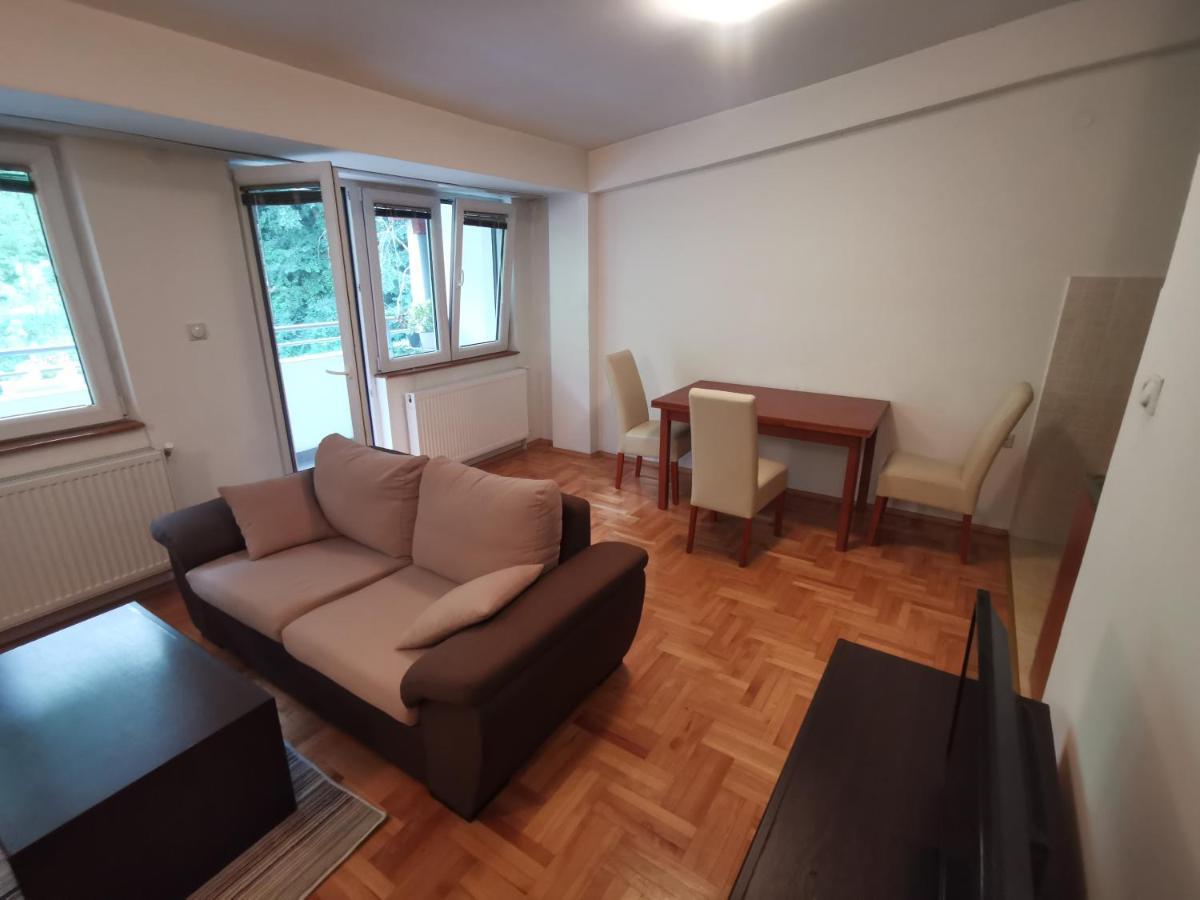 Appartamento Zagrebska Flat Skopje Esterno foto