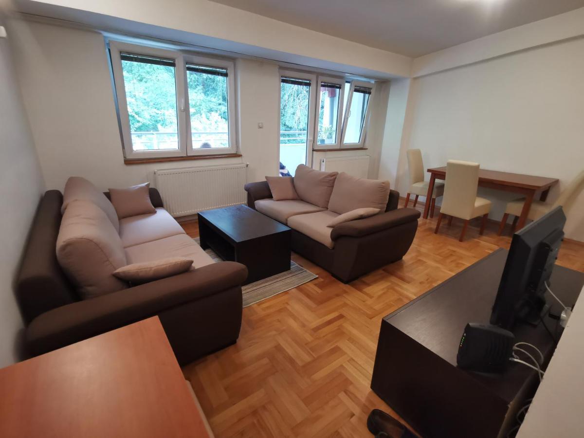 Appartamento Zagrebska Flat Skopje Esterno foto