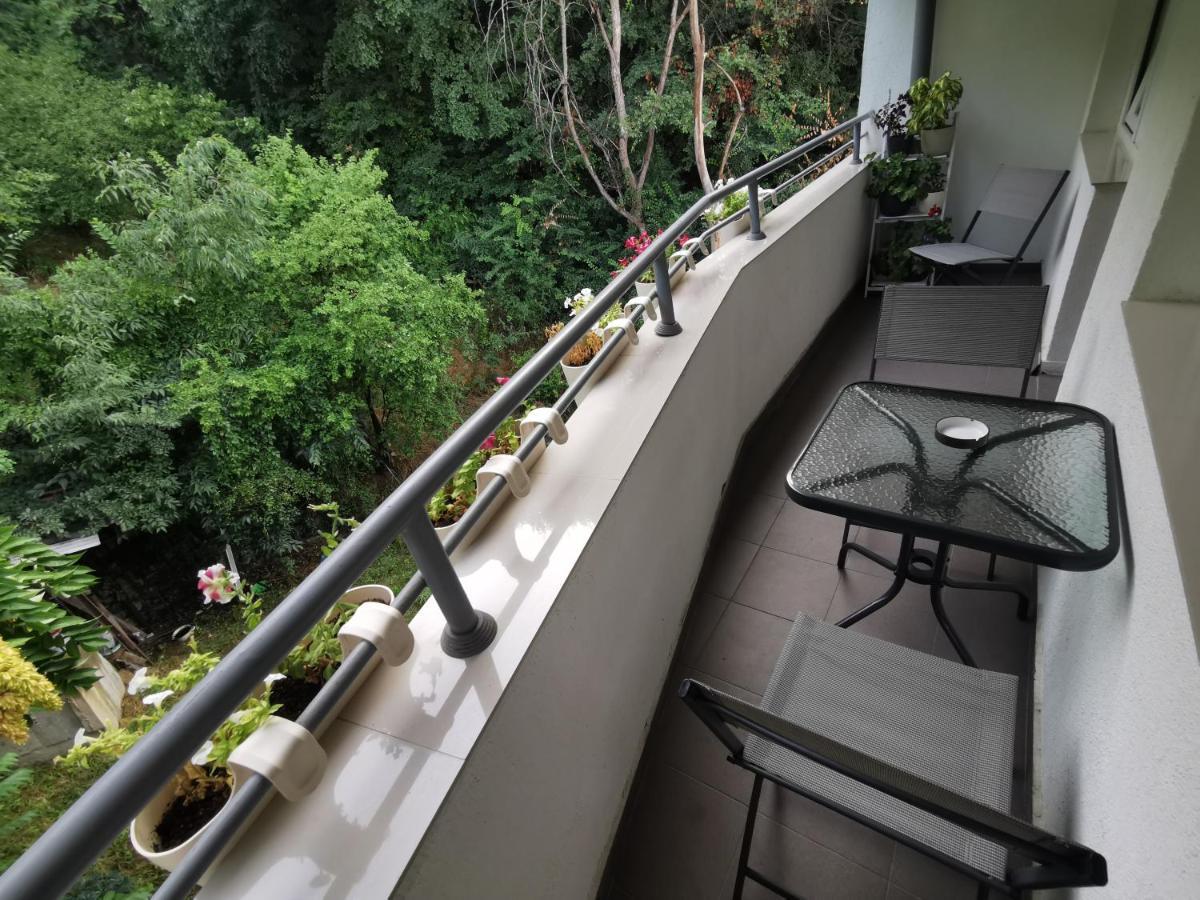 Appartamento Zagrebska Flat Skopje Esterno foto