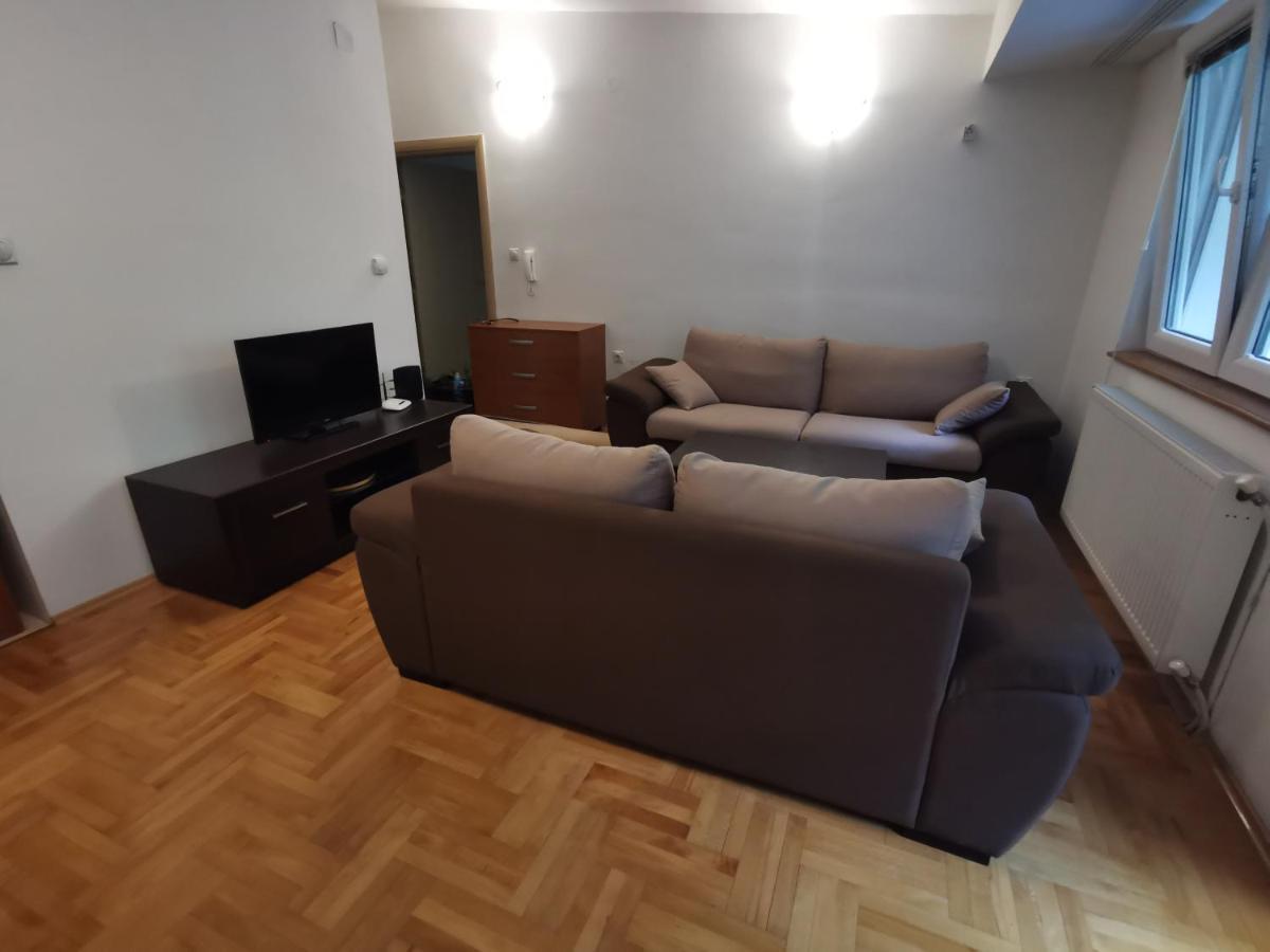 Appartamento Zagrebska Flat Skopje Esterno foto